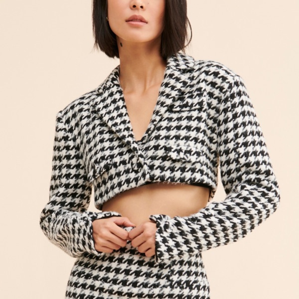 For Love and Lemons Bonnie Black and White Houndstooth Cropped Blazer — Size 1X - Picture 9 of 11